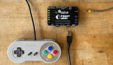 Spaßprojekt: Fruit-Jam-Mini-Rechner im Kreditkartenformat als NES-Konsole