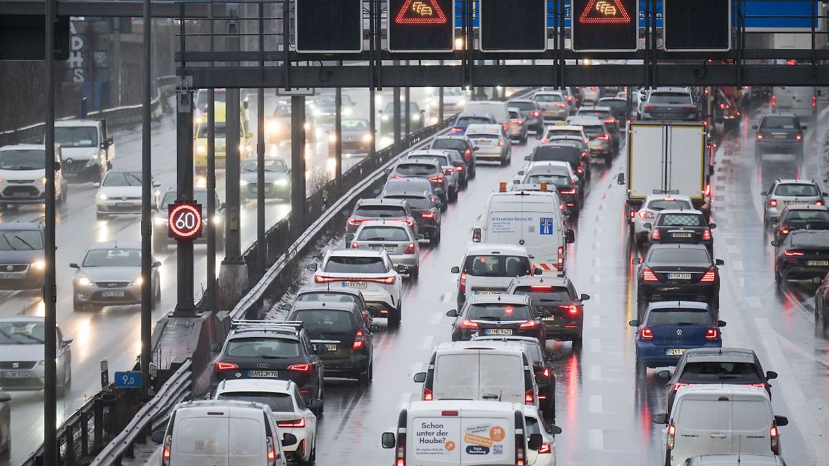 Berlin & Brandenburg: Asphaltarbeiten legen südliche A100 zeitweise lahm