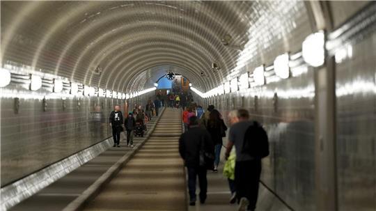 Radfahrer aufgepasst: Elbtunnel mehrere Tage gesperrt