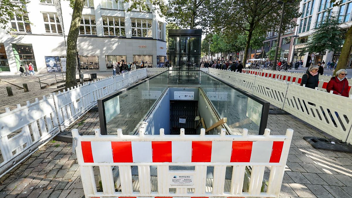 Hamburg & Schleswig-Holstein: Teure Toilette in Hamburger Innenstadt wird zugeschüttet
