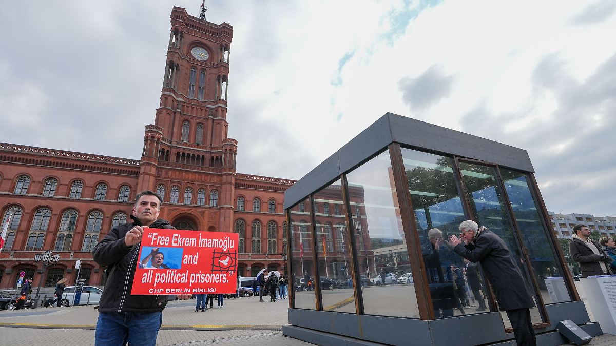 Berlin & Brandenburg: Installation für inhaftierten Istanbuler Bürgermeister