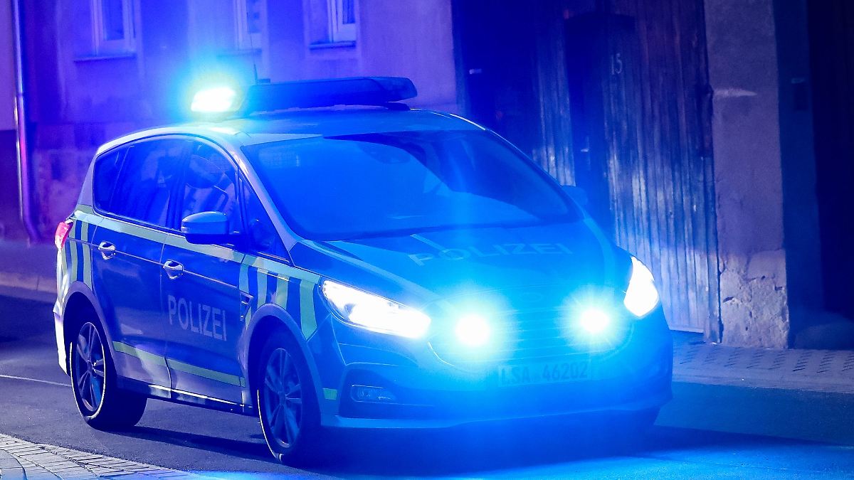 Sachsen-Anhalt: Größerer Polizeieinsatz vor Club in Halle