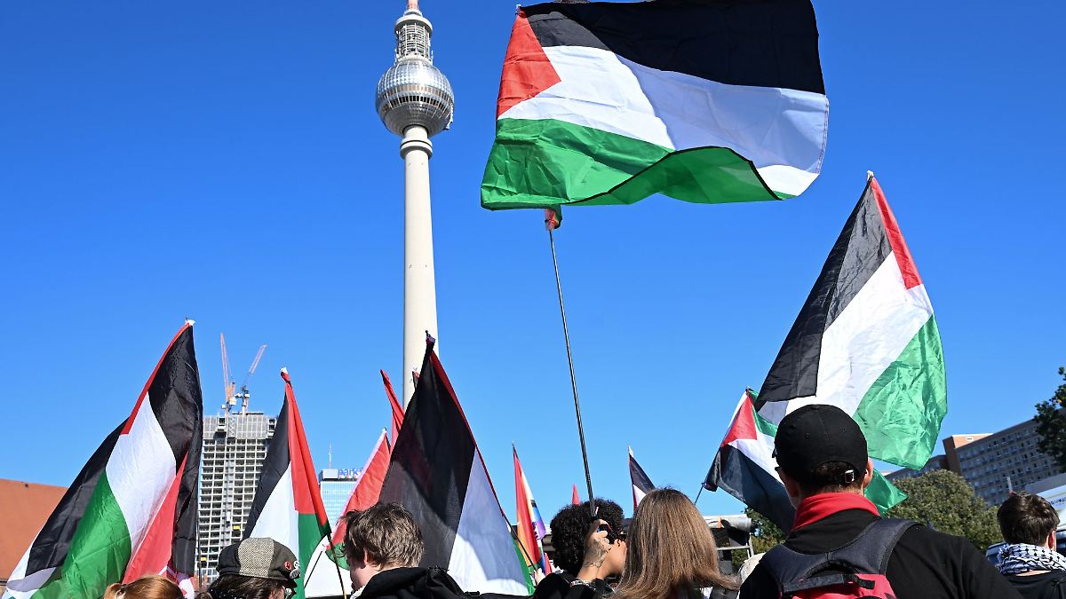Berlin & Brandenburg: Polizei verbietet antiisraelische Demonstration am Gedenktag