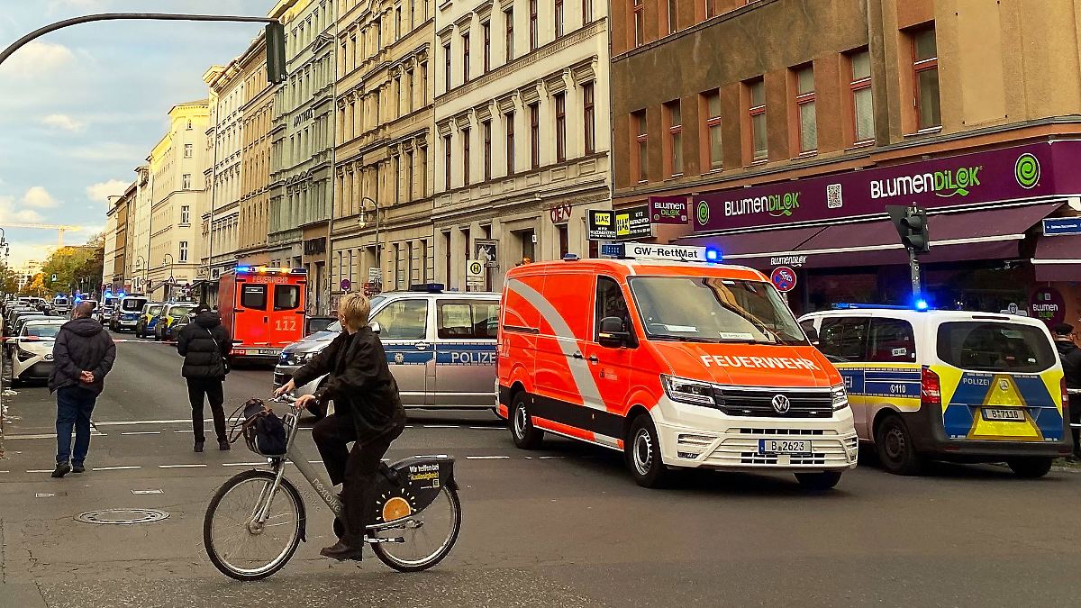 Mögliche Täter schon gefunden: Zwei Verletzte nach Schüssen auf offener Straße in Berlin