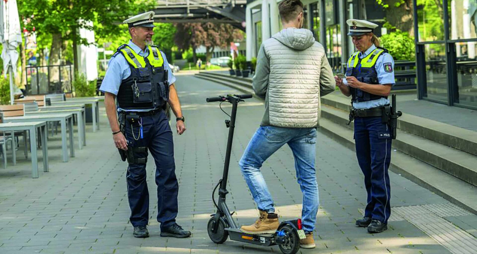 Mit Alkohol, mit Drogen, ohne Helm: Sorgenkind E-Scooter-Fahrer