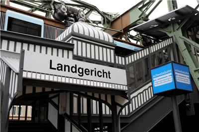 Mann mit Absicht angefahren? Prozess in Wuppertal gestartet