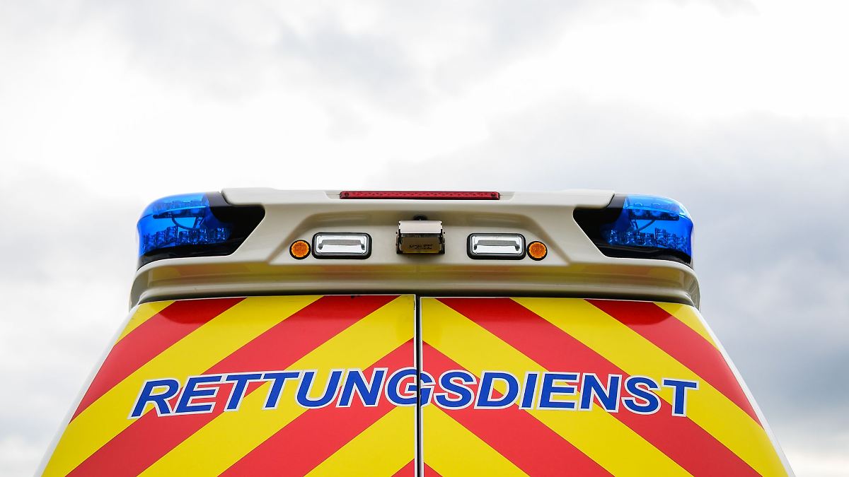 Niedersachsen & Bremen: Fußgänger stirbt nach Busunfall in Lüneburg