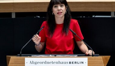 Berlin & Brandenburg: Linke-Vorstand nominiert Elif Eralp als Spitzenkandidatin