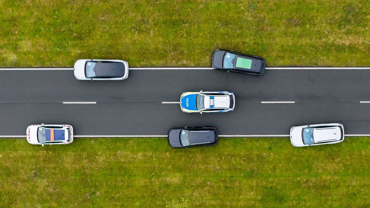 Niedersachsen & Bremen: Neue Technik soll Einsatzkräfte auf Straßen besser schützen