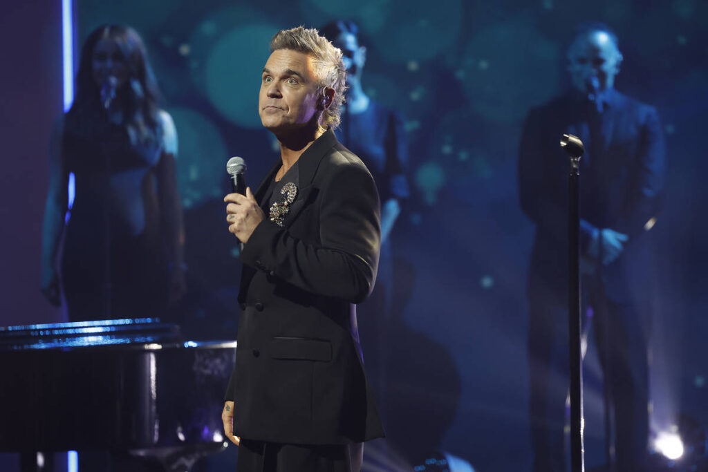 Robbie Williams singt bei den AACTA Awards in Gold Coast, Australien