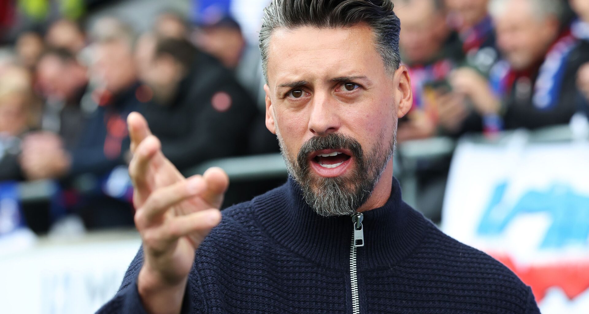 "Zeichen setzen!" Sandro Wagner hielt nach Heidenheim-Pleite offenbar Wutrede gegenüber den Spielern des FC Augsburg