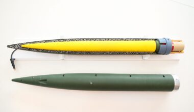 Thales produziert in Serie eine 70-mm-Rakete, die mit Kugeln bestückt ist, um Drohnen zu zerstören.