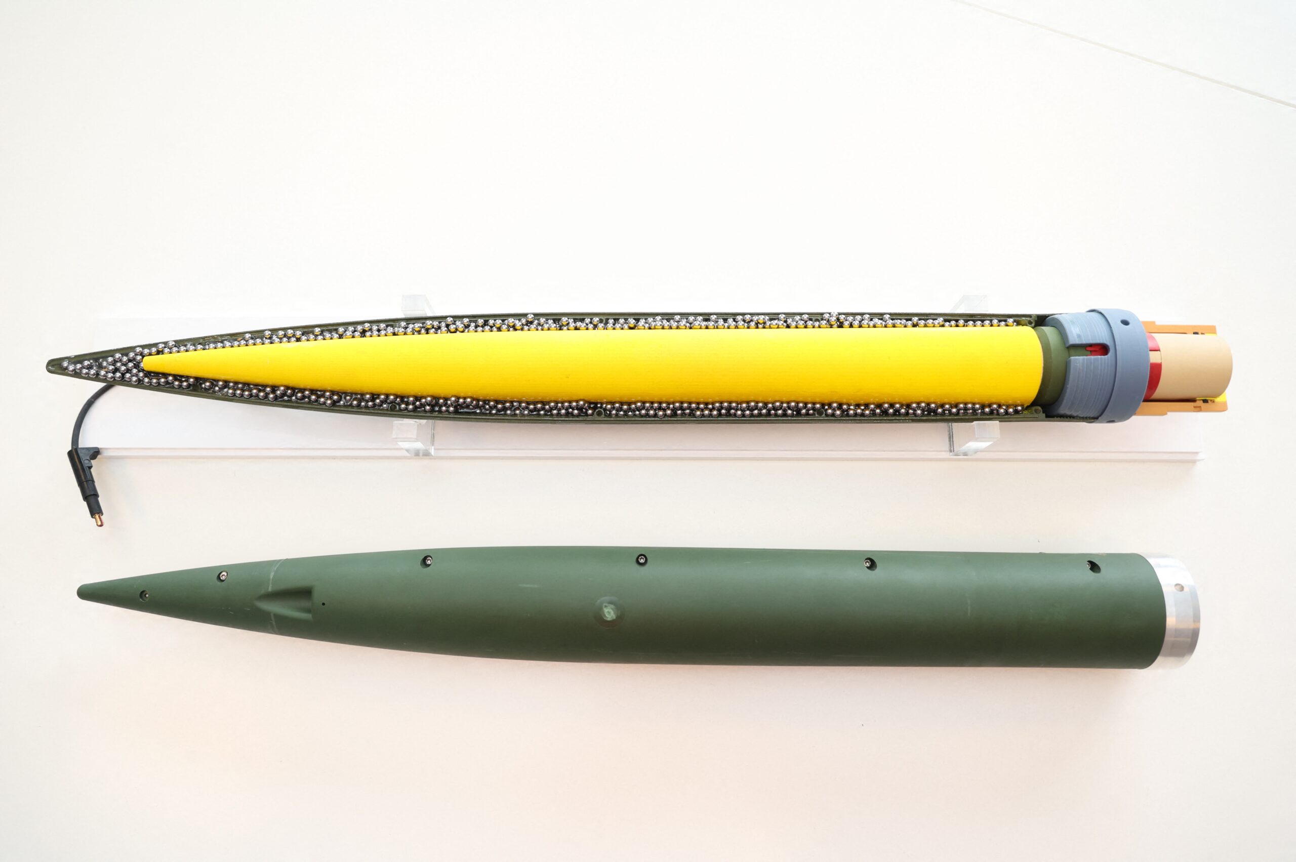 Thales produziert in Serie eine 70-mm-Rakete, die mit Kugeln bestückt ist, um Drohnen zu zerstören.