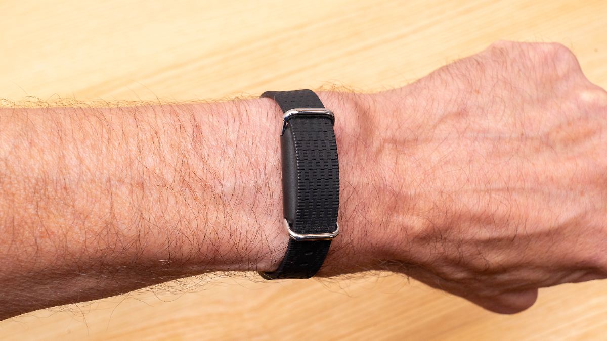 Messungen rund um die Uhr: Das Hilo-Band erkennt gefährliche Blutdruckwerte frühzeitig