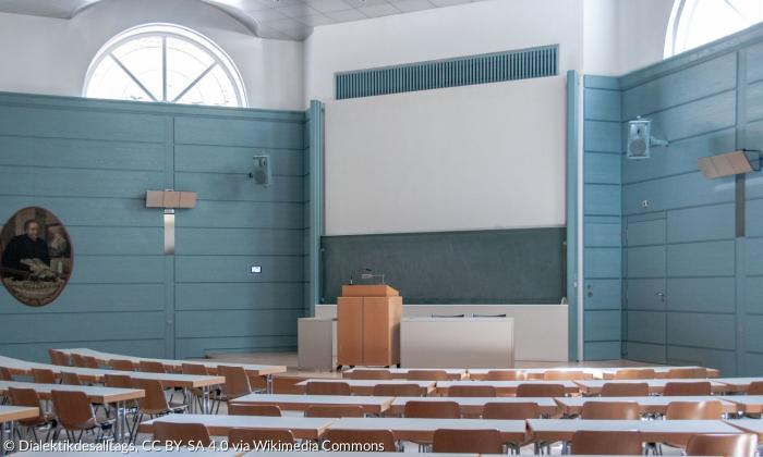 Blick in den Hoersaal der Hochschule