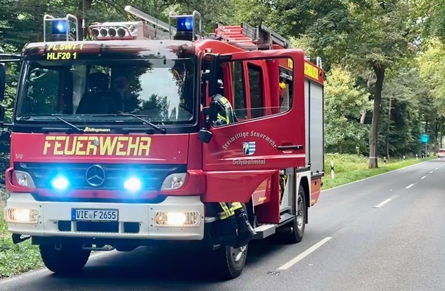 FFW Schwalmtal: E-Call löst Einsatz aus: Vier Verletzte bei Verkehrsunfall auf der L371