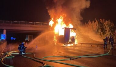 FW-BN: Brennender LKW-Anhänger auf der BAB 59