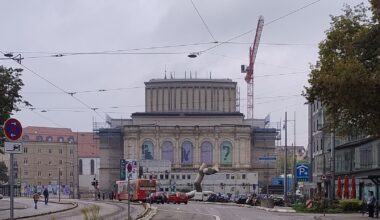 „Ein Tag der Zuversicht“ – Stadt stellt neue Etappe der Theatersanierung vor