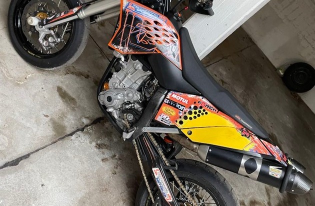 POL-H: Zeugenaufruf: Täter stehlen zwei Motocross-Motorräder in Hannover-Bemerode - ...