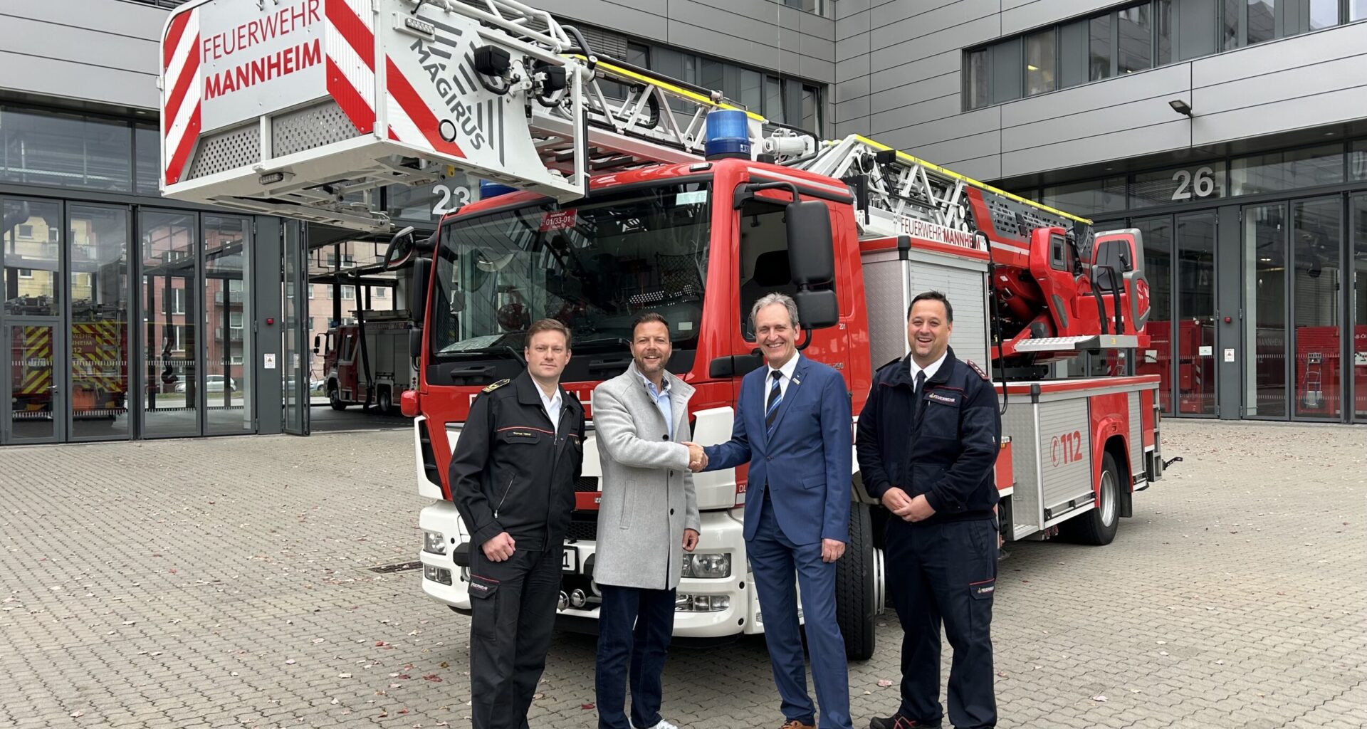 Mannheim/Brühl – Mannheimer Feuerwehr unterstützt Nachbar Brühl künftig mit Drehleiter – /// MRN-News.de