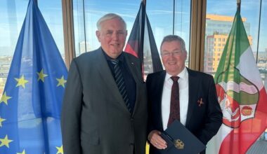 Herausragender Einsatz für die Pflege / Andreas Westerfellhaus mit ...