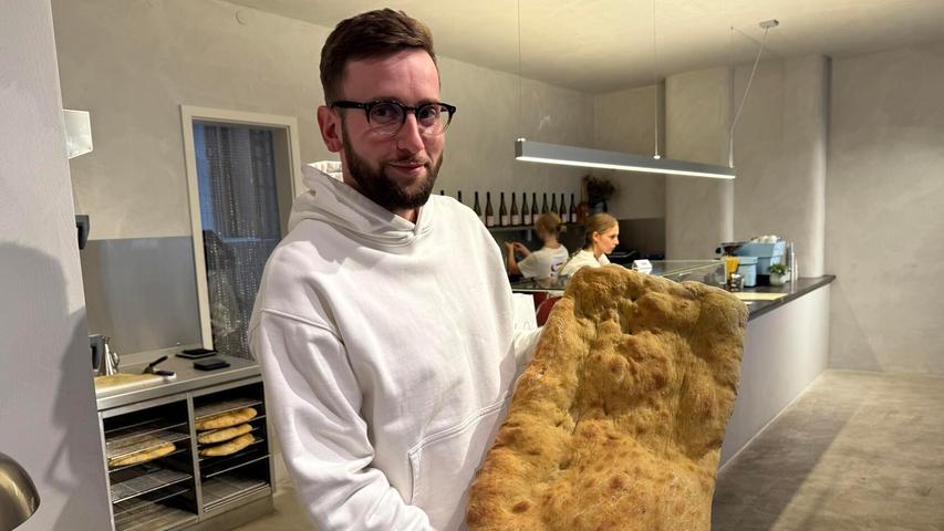 So sieht dann ein gebackenes italienisches Fladenbrot aus.