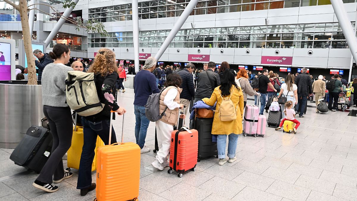 Nordrhein-Westfalen: Teilweise Störung der Gepäckanlage am Flughafen Düsseldorf