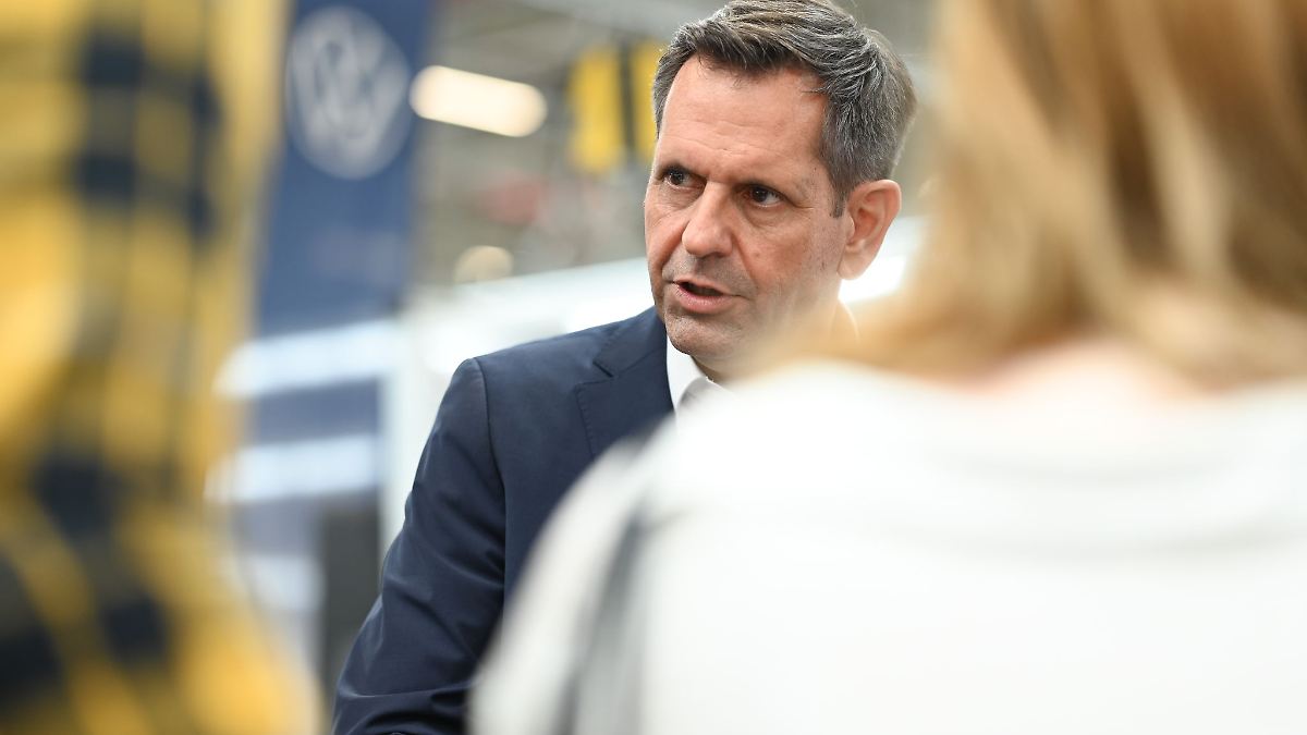 Niedersachsen & Bremen: Vor Gipfel: Lies hält Regierungserklärung zur Autoindustrie