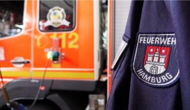 Mensch in Hamburg von umstürzendem Baum lebensgefährlich verletzt