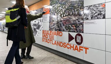 Berlin & Brandenburg: Architektur der Nachkriegszeit: Ausstellung im U-Bahnhof