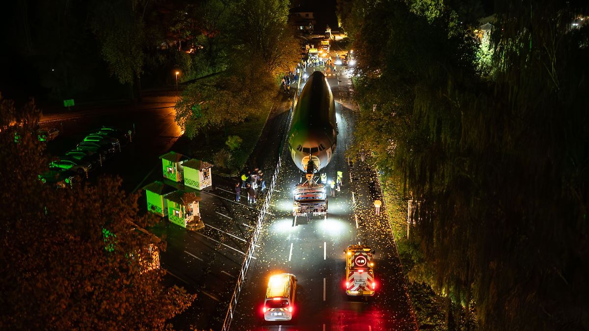 Niedersachsen & Bremen: Bundeswehr-Airbus im Serengeti-Park angekommen