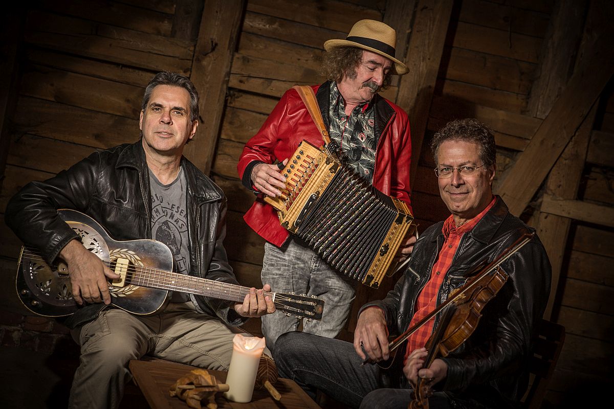 [Sponsored Post] International Cajun Trio feiert 20 Jahre: Jubiläumstour live im Mainzer Unterhaus - Streifzug durch Cajun, Blues & Chanson