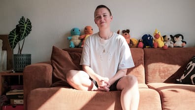 Lena Martin wurde in Freiberg im Erzgebirge geboren und lebt seit sechs Jahren in Leipzig.