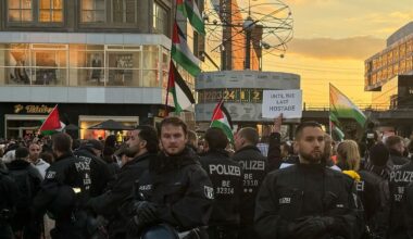 Berlin & Brandenburg: Festnahmen bei propalästinensischer Demo am Alexanderplatz
