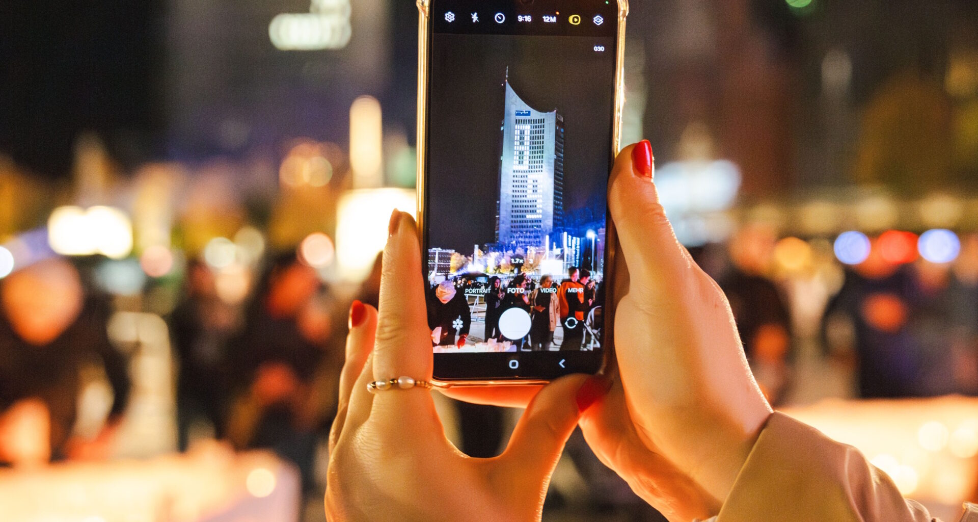 Leipziger Lichtfest und Grundsteinlegung für das Freiheits- und Einheitsdenkmal in Leipzig · Leipziger Zeitung
