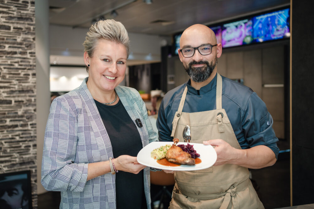 Wenn die Ente im Mittelpunkt steht - ist wieder Dinnershow-Zeit - DAWO!