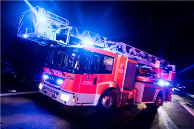Feuer in Kölner Wohnung - schwer verletzte Person gerettet