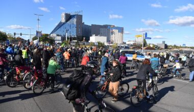 Berlin & Brandenburg: Demonstranten protestieren gegen den Ausbau der A100