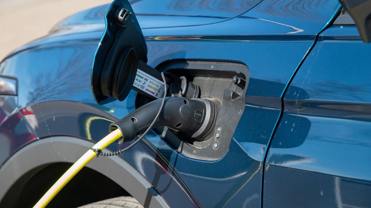 Studie zeigt versteckte Kosten: So dreckig sind Plug-in-Hybridfahrzeuge wirklich