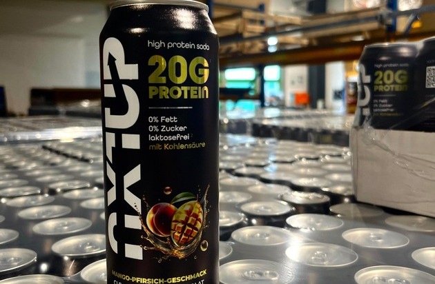 FOM Student aus Essen gründet Start-up für Proteinsoda