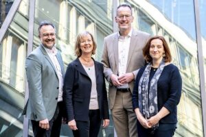 Die Minister Doris Ahnen (2. von links) und Michael Ebling (2. von rechts) mit den beiden Mainzer SPD-Chefs Ata Delbasteh und Jana Schmöller im Juni 2025. - Foto: SPD Mainz