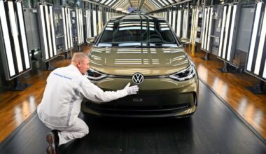 VW stoppt Produktion in Dresden und Zwickau – schwache Nachfrage nach E-Autos