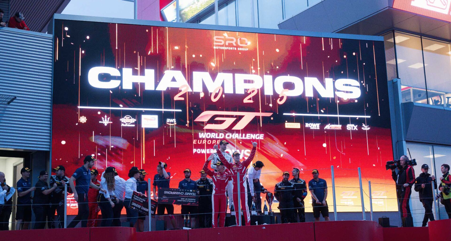 Kelvin van der Linde und Charles Weerts sind die Champions 2025.