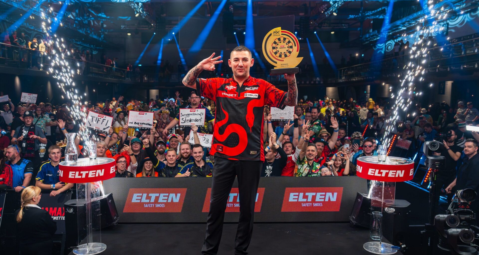 Nathan Aspinall sichert sich bei der German Darts Championship seinen dritten Titel der Saison