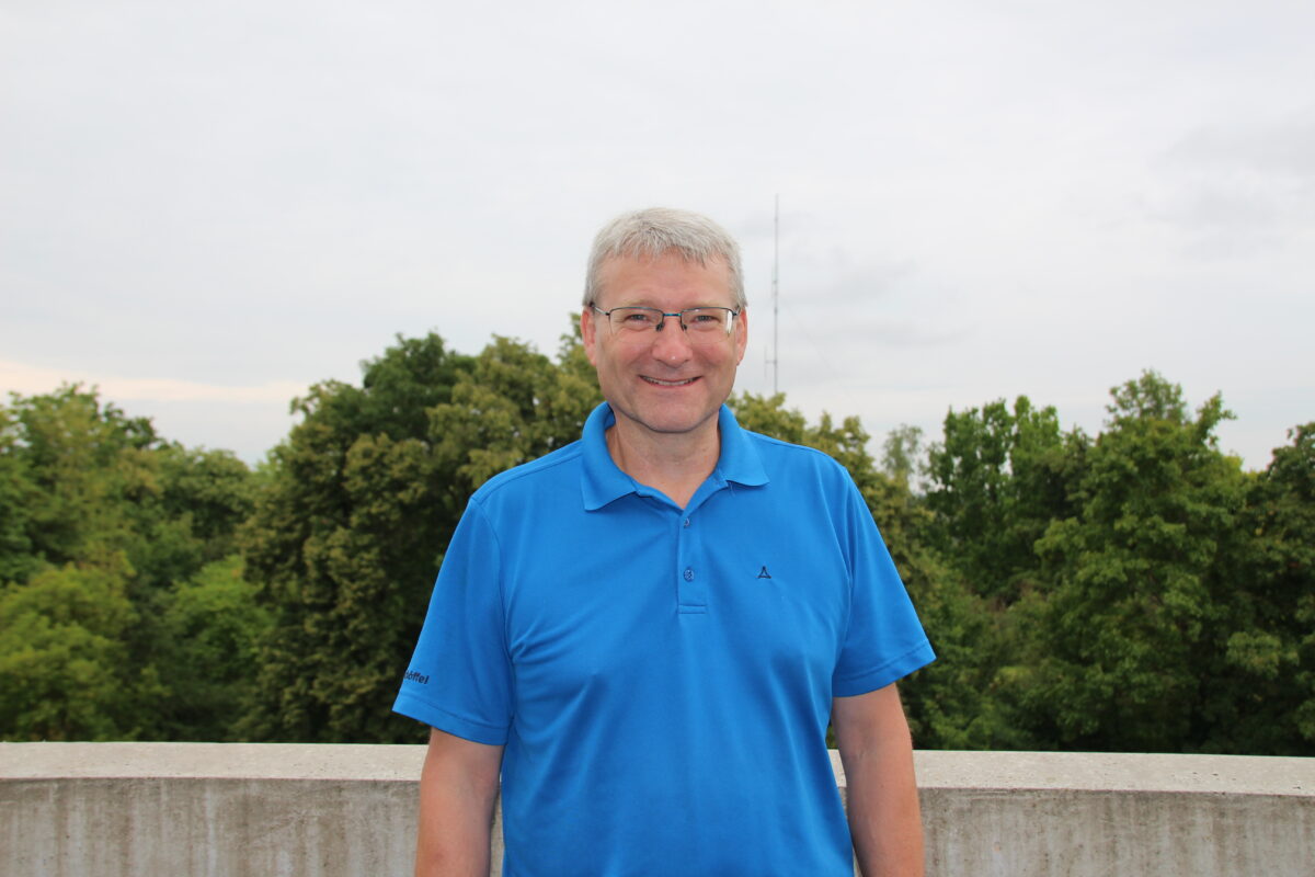 Prof. Dr.-Ing. Oliver Brückl freut sich, für sein Forschungsprojekt PlanBEKIn eine
Förderung aus dem EU-Förderprogramm EFRE zu erhalten.
Foto: OTH Regensburg/Regina
Kamalova