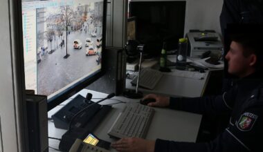 Düsseldorf Altstadt: Mutmaßlicher Dealer und Kunde per Video ertappt und festgenommen - Ddorf-Aktuell