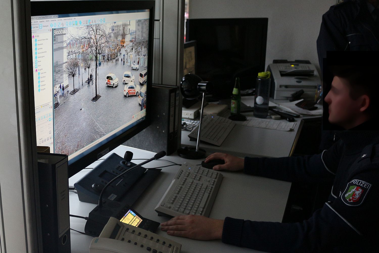 Düsseldorf Altstadt: Mutmaßlicher Dealer und Kunde per Video ertappt und festgenommen - Ddorf-Aktuell