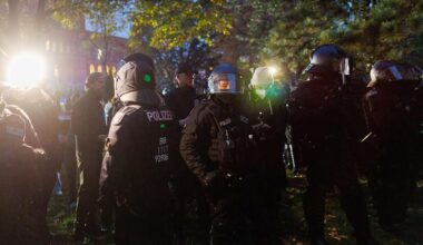 Berlin & Brandenburg: Aggressive Stimmung bei verbotener Demo nahe Alexanderplatz