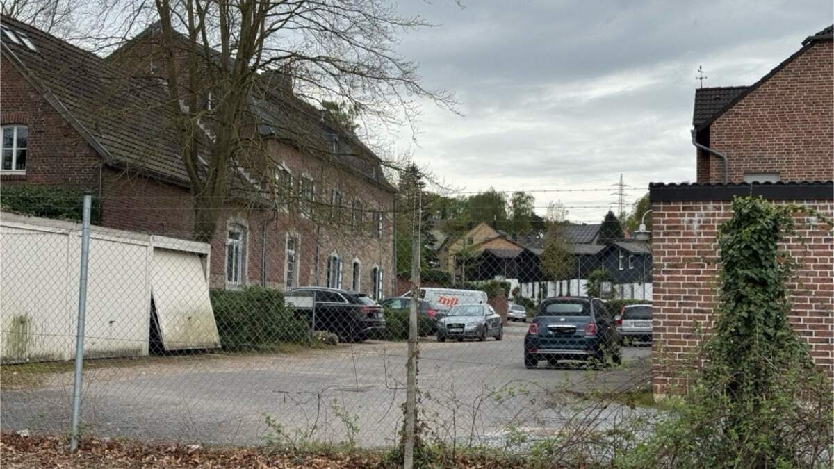 Hier könnte der Radweg dereinst entlangführen: von der Marienstraße über den Vegla-Parkplatz zur Wurmpromenade.