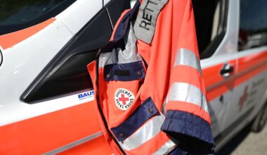 Niedersachsen & Bremen: Auto kracht gegen Brückenpfeiler – Fahrer stirbt